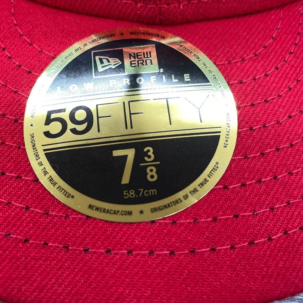 Toronto Blue Jays New Era 59FIFTY Low Profile Hat Mens 7 3/8 Red Maple Leaf Cap